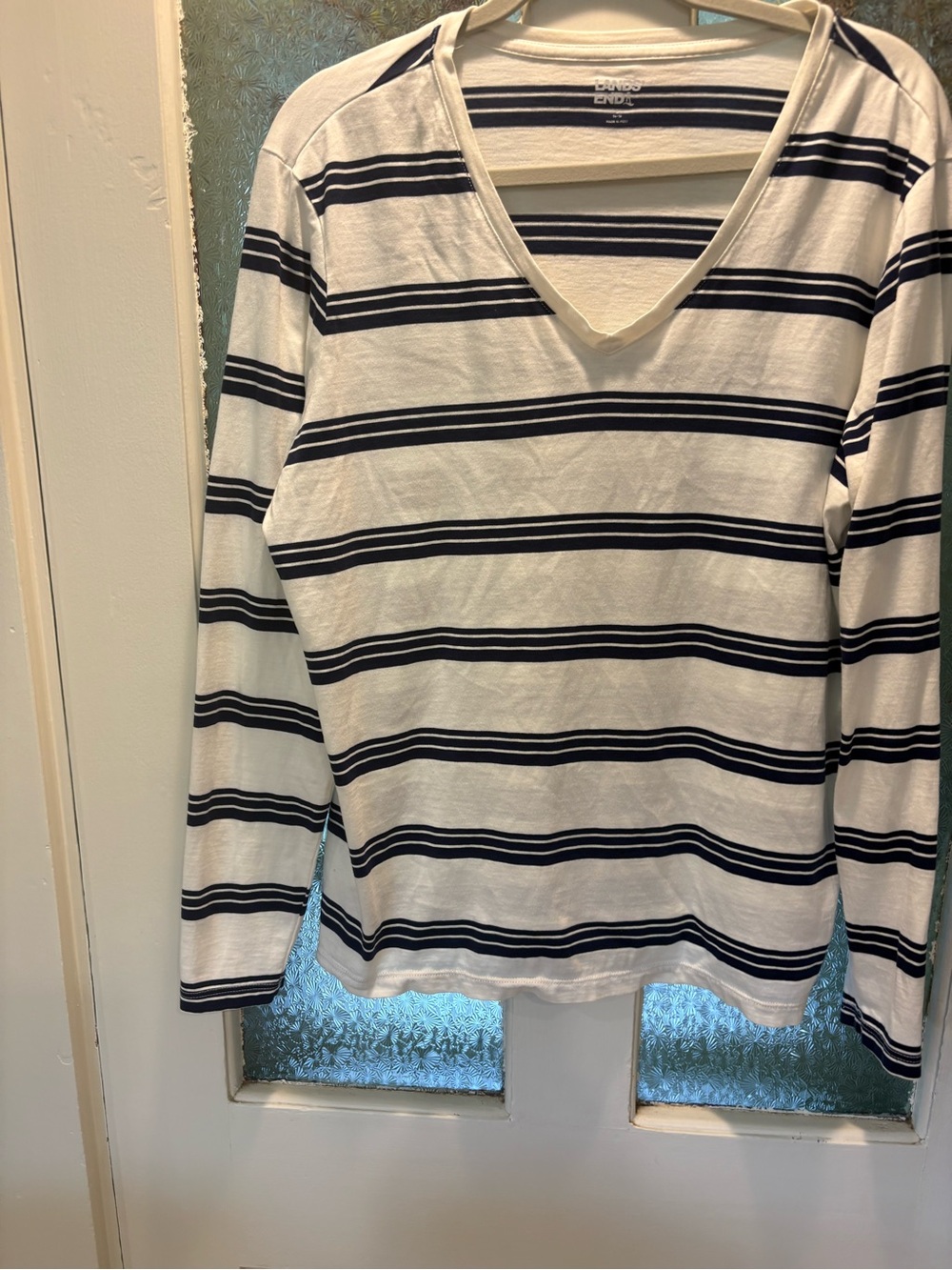 Lands' End White V-Neck Long-Sleeve Tee with Navy Stripes 💯 Cotton